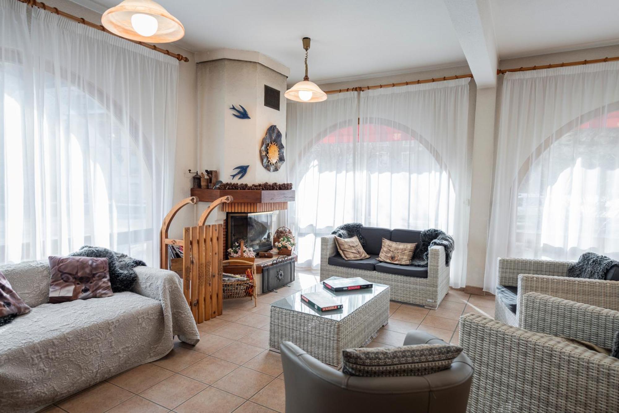 Le Guilazur Hotel Chateau-Ville-Vieille Luaran gambar